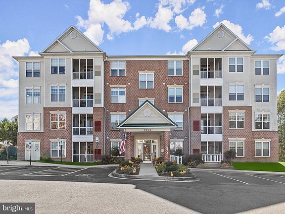 2nd image of 1602 Martha Ct Unit 402