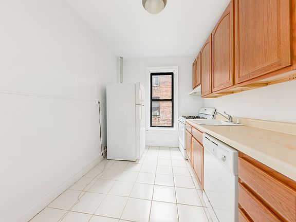 4th image of 120 Garfield Pl #C1