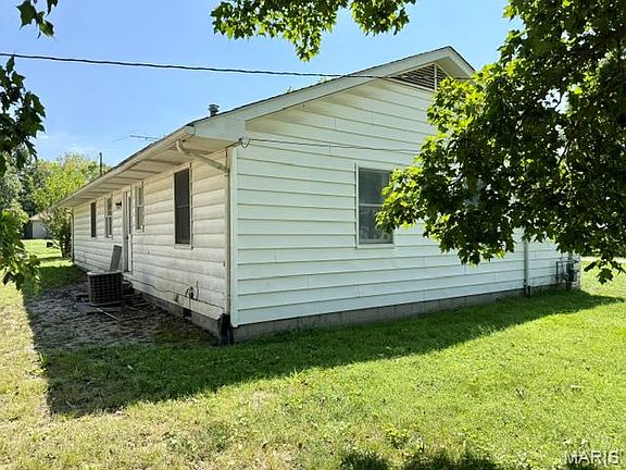 4th image of 207 Pine St