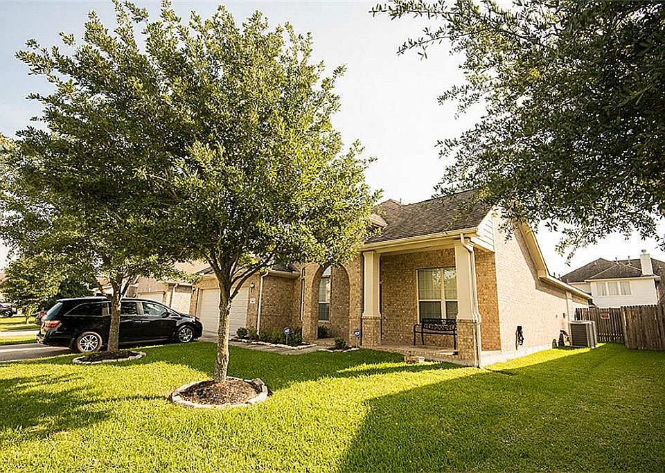 1st image of 18035 Oakridge Canyon Ln
