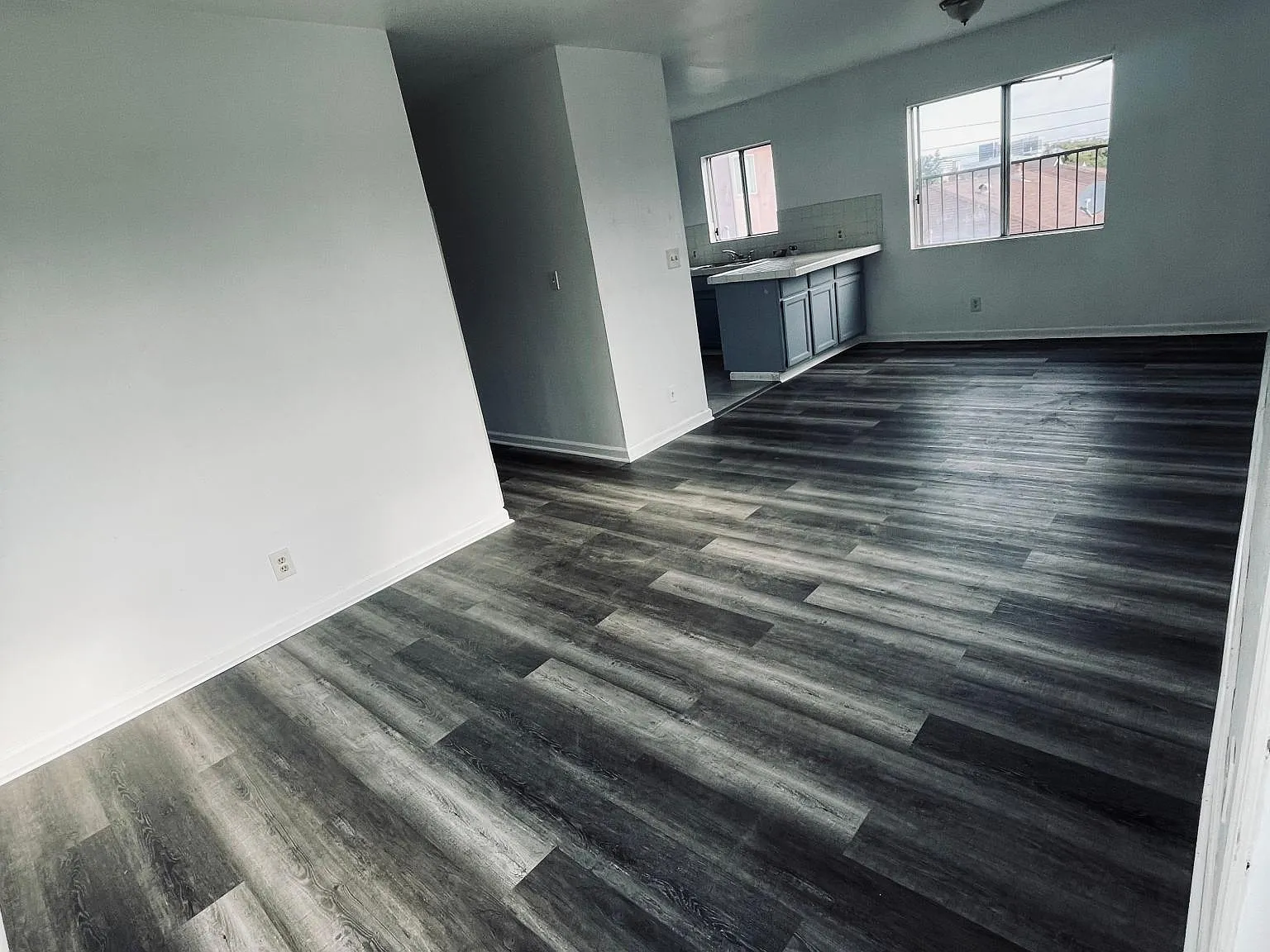 2 bed, 750 sqft, $2,400 — Photo 4