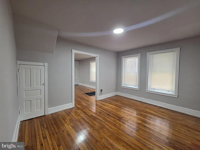 5109 Knox St — Photo 8