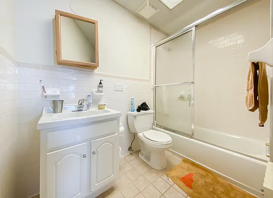 Rented by Keren Capital Group, LLC | media 32