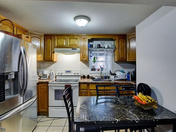 5th image of 75 Chambers St #3