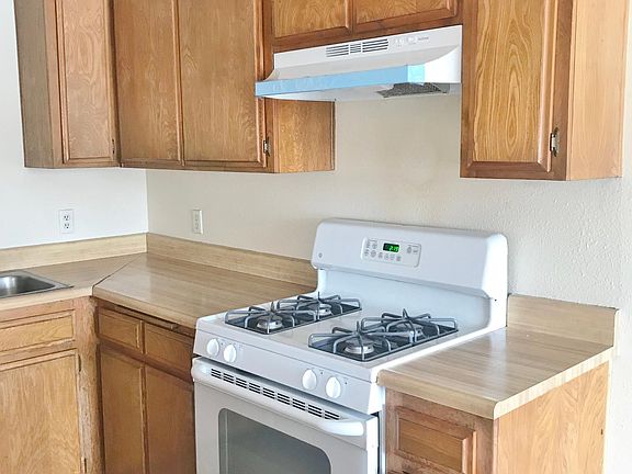 2nd image of 4553 W 116th St #4