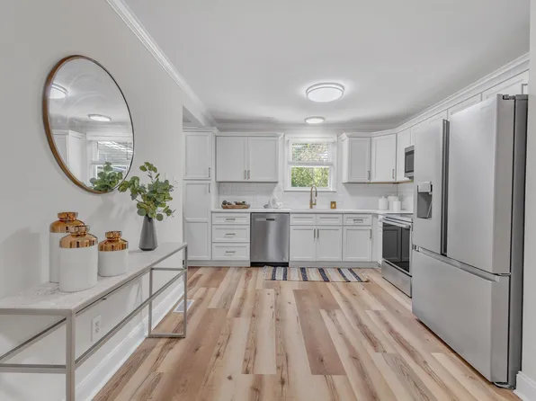 3440 Apache Dr, Raleigh, NC 27609