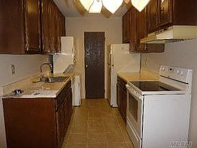 1st image of 909 Cabot Ln