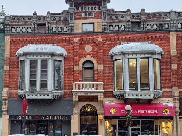 10 1/2 N Minnesota St #4