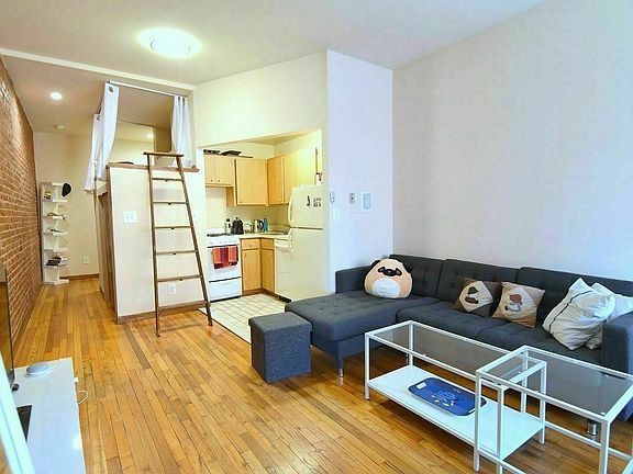 4th image of 309 Columbus Ave APT 4D