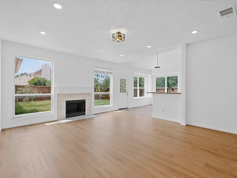 7807 Kristina Dr — Photo 29