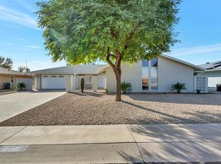 16018 N Lakeforest Dr, Sun City, AZ 85351