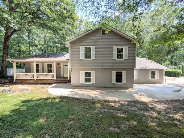 849 Wagon Wheel Cir, Fayetteville, GA 30214