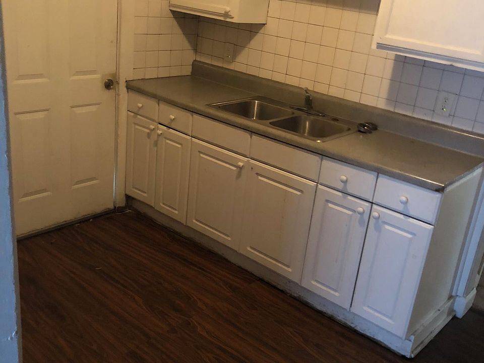 1st image of 727 16th Ave S