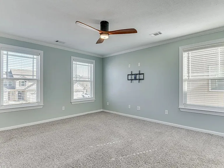 540 Vinings Dr — Photo 30