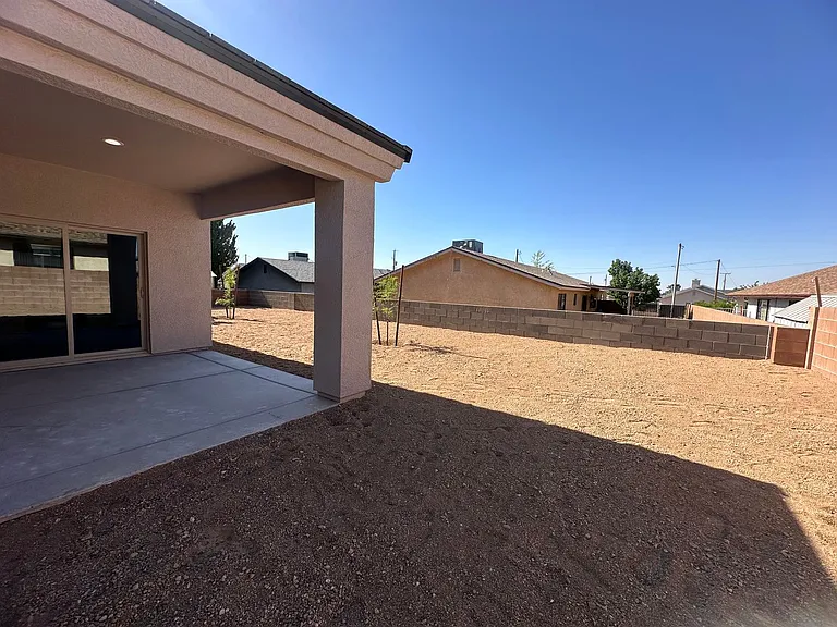 2743 Chambers Ave — Photo 50