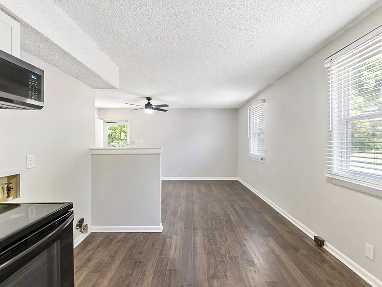 3413 Elm Hill Pike — Photo 4
