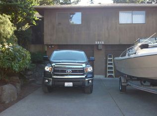 3215 51st Ave SW, Seattle, WA 98116