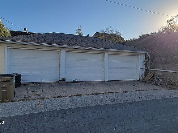 5th image of 424 1st Ave E