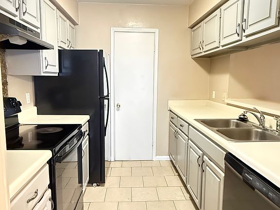 4th image of 10125 Ballina Ave APT C