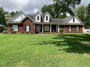 8425 Forest Dr, Foley, AL 36535