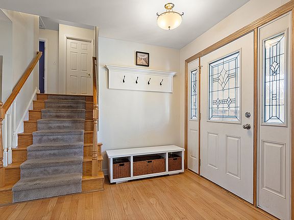 3rd image of 8522 Fir St