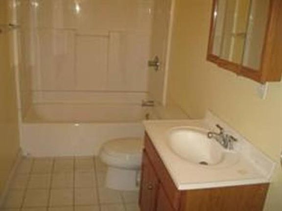 5th image of 451 Hampshire St #451
