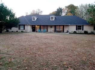 1900 Pin Oak Dr, Springdale, AR 72762