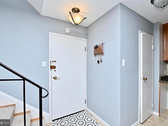 5th image of 301 N Beauregard St APT 414