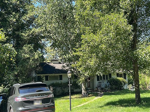3rd image of 1605 Powers Run Rd