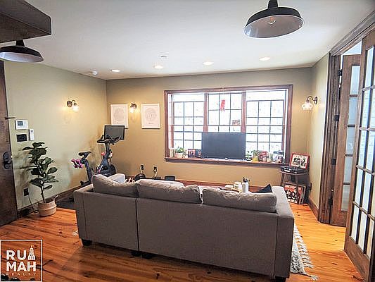 4th image of 66 Newell St #2A
