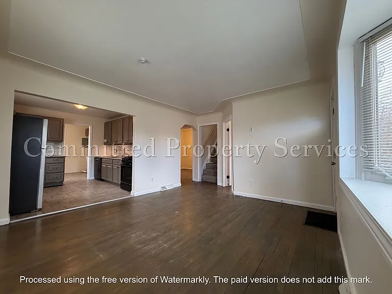 24382 Columbus Ave — Photo 2