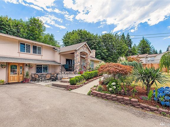 4th image of 13525 SE Newport Way