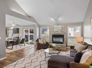 15118 Edna St, Omaha, NE 68138