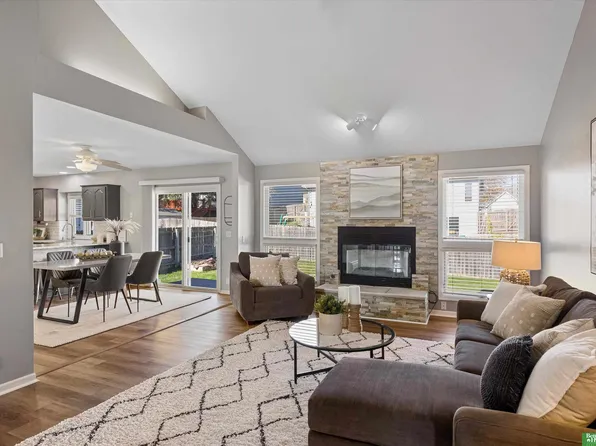 15118 Edna St, Omaha, NE 68138