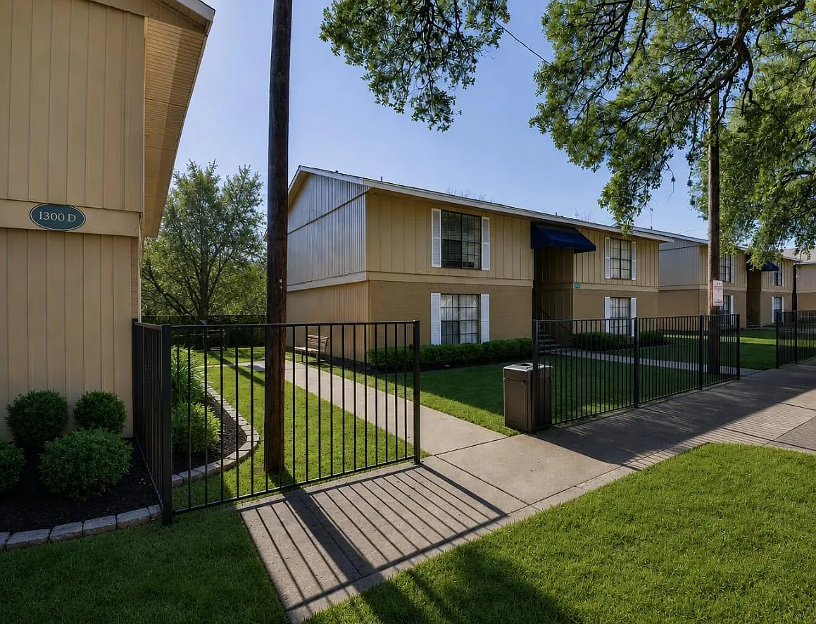 Unit Photo - 1300 Baker Ave #A3