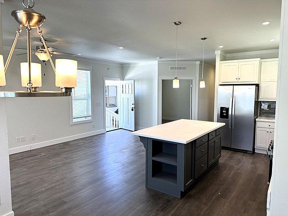 3rd image of 11401 Topanga Canyon Blvd Spc 117