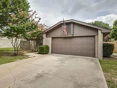 1st image of 2502 Livingston Ln