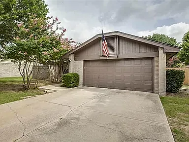 2502 Livingston Ln