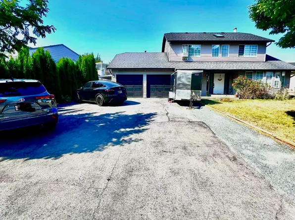 7376 123rd St, Surrey, BC V3W 5S3