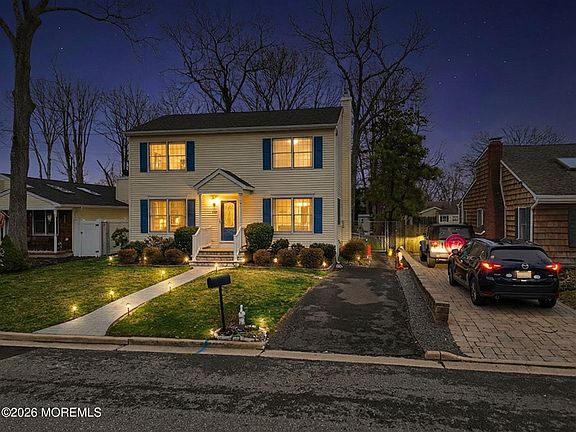 2nd image of 520 Hardenberg Avenue