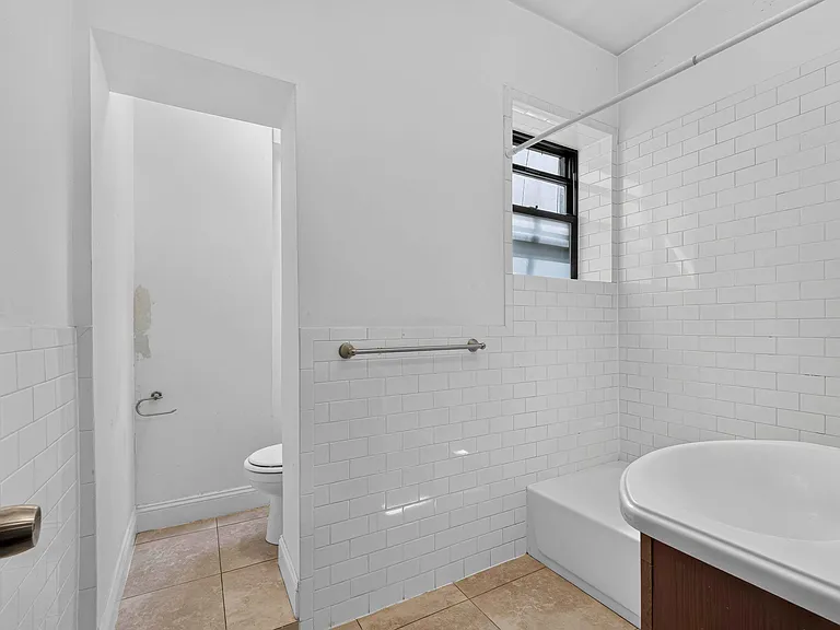 250 Broome St #20 — Photo 7