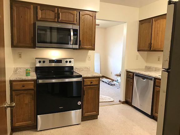 Kitchen - brand new appliances