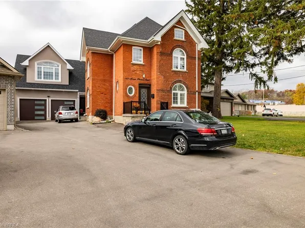 169 Mount Pleasant St, Brantford, ON N3T 1T6