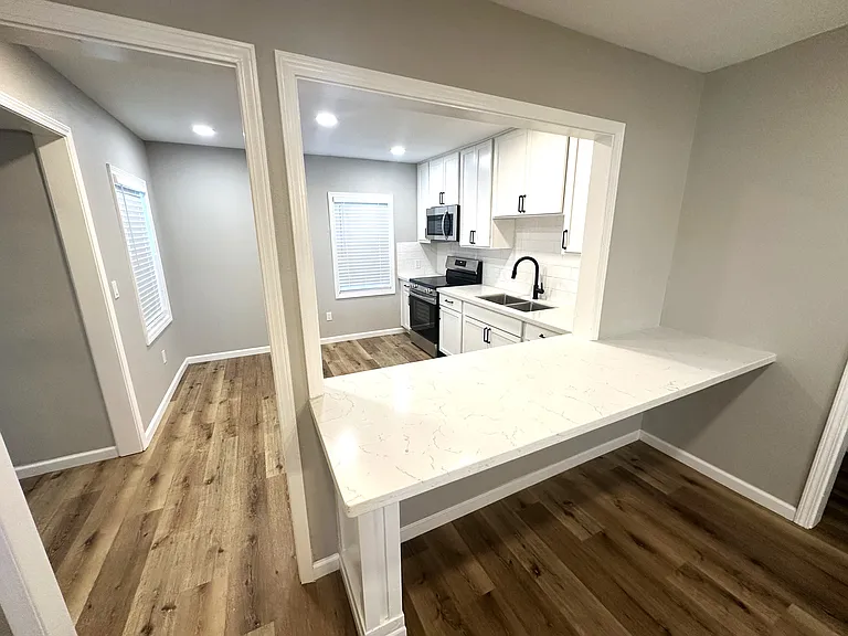 1410 E Mesquite Ln — Photo 4