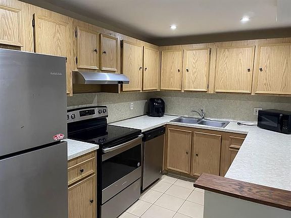 3rd image of 733 SE 1st Way APT 305