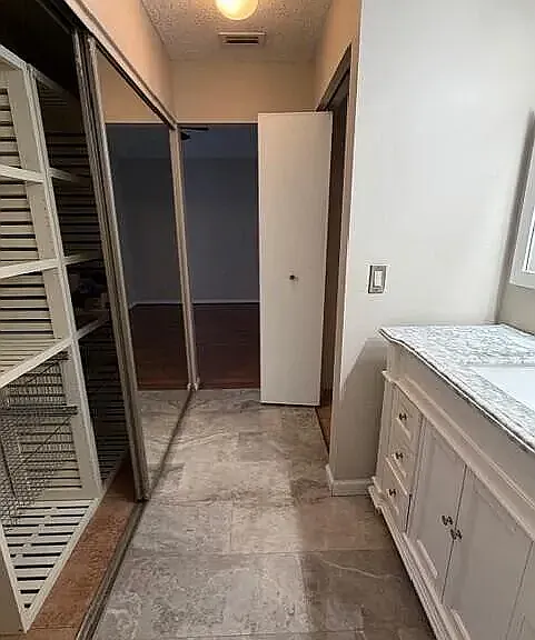 106 Freedom Ct — Photo 15