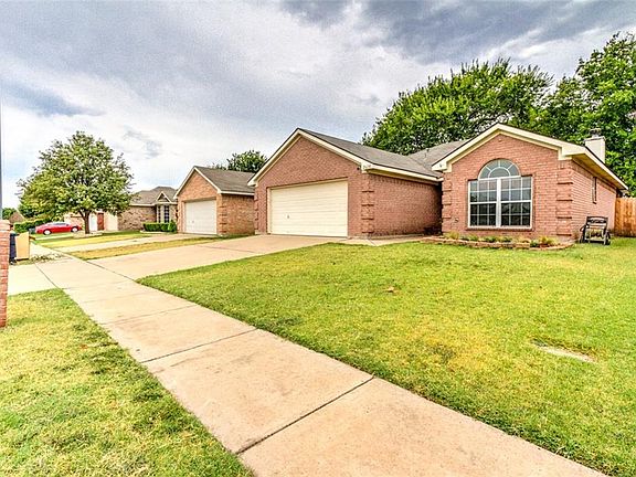 4th image of 2628 Wakecrest Dr