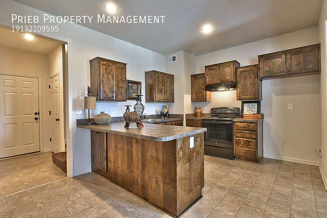 282 N Ferrel St — Photo 9