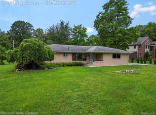 6525 Norton Dr, Troy, MI 48085