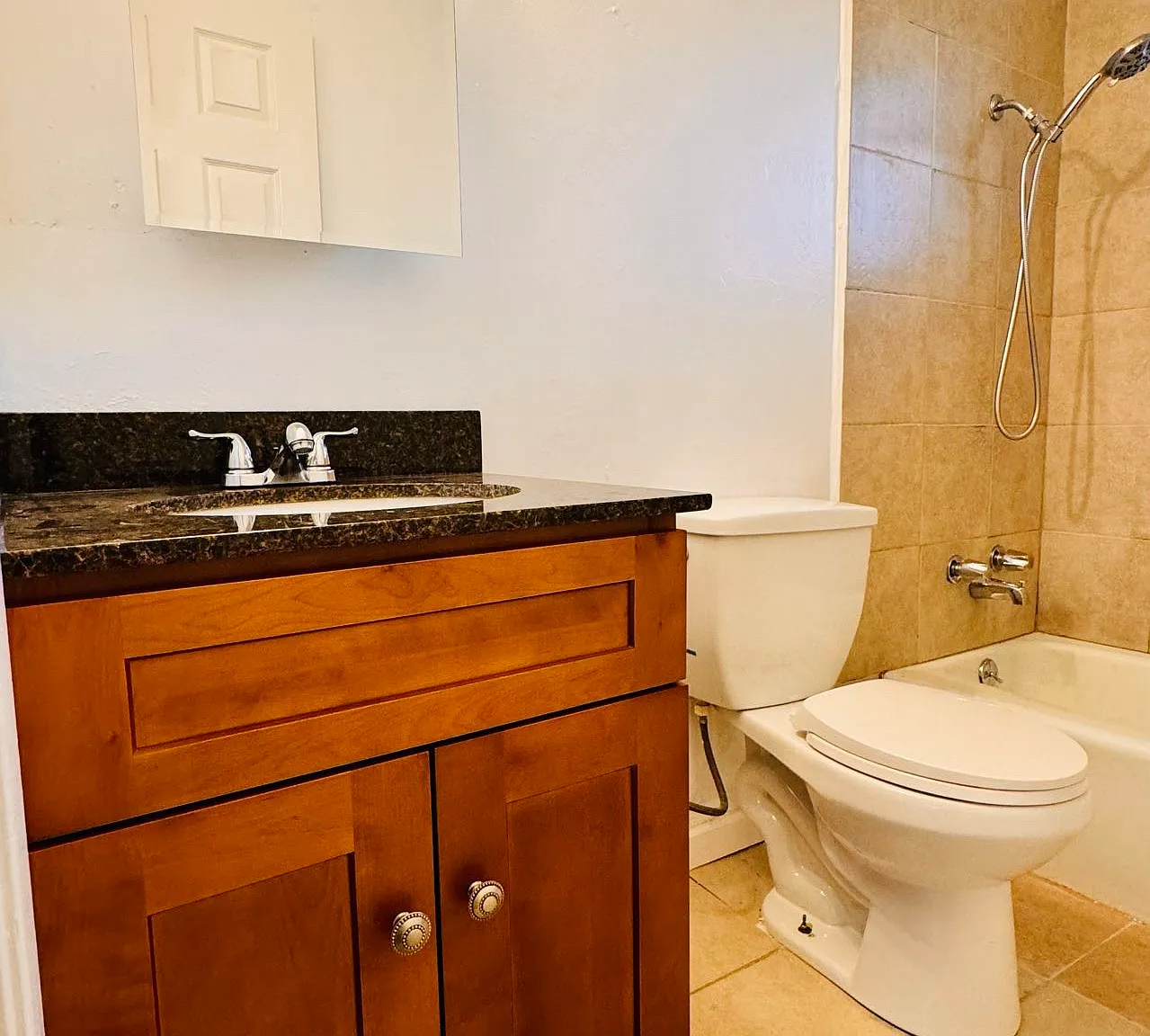 5 bed, 1.5 bath, 1265 sqft, $1,850 — Photo 4